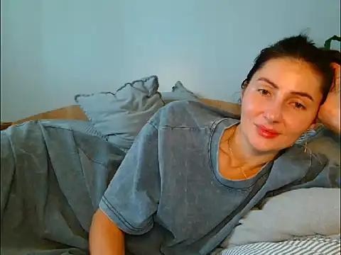 Snapshot of Irina9793 chatting on May 20, 2026, 9:39 am Irina9793 online show from May 20, 2026, 9:39 am