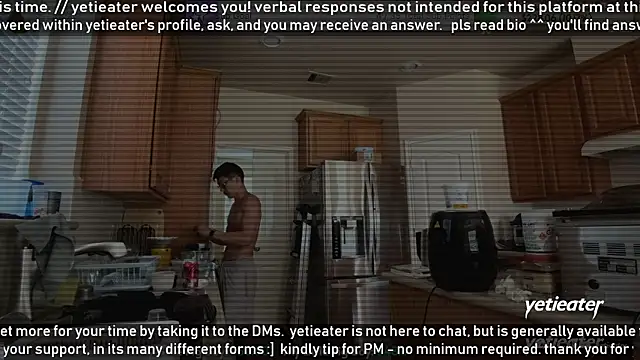 Snapshot of yetieater chatting on June 9, 2026, 5:47 pm yetieater online show from June 9, 2026, 5:47 pm