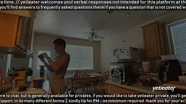 Snapshot of yetieater chatting on June 18, 2026, 4:12 pm yetieater online show from June 18, 2026, 4:12 pm