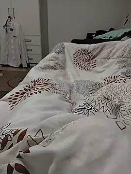 Snapshot of iurinicola chatting on November 11, 2025, 10:47 pm iurinicola online show from November 11, 2025, 10:47 pm