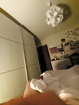 Cazzettostorto99 online show from September 17, 2025, 9:39 pm