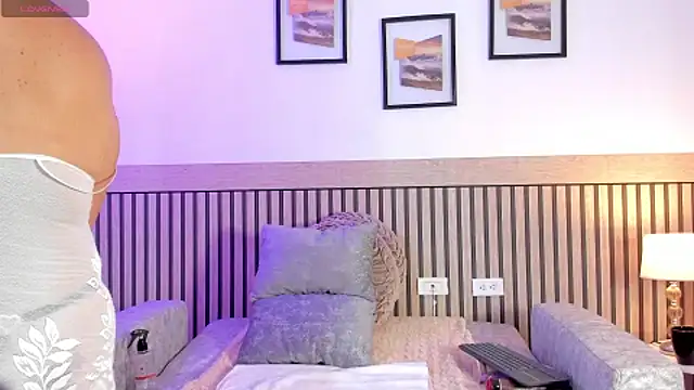 Snapshot of Lucy_Milf_68 chatting on November 13, 2025, 10:41 am Lucy Milf 68 online show from November 13, 2025, 10:41 am