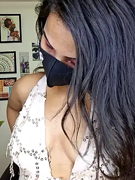 Snapshot of Noor-Bold chatting on December 18, 2025, 3:00 am Noor-Bold online show from December 18, 2025, 3:00 am