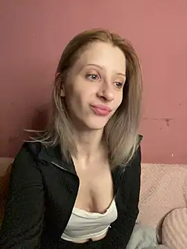 Snapshot of amorearte_m chatting on December 3, 2025, 1:32 pm amorearte m online show from December 3, 2025, 1:32 pm