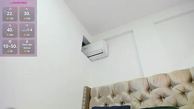 ArianaaGrace online show from February 26, 2026, 7:47 pm