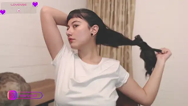 Snapshot of Laury_uri chatting on March 3, 2026, 12:17 am Laury uri online show from March 3, 2026, 12:17 am