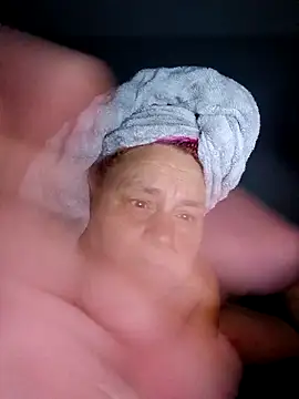 Snapshot of SpnzTnT chatting on September 16, 2025, 3:51 am SpnzTnT online show from September 16, 2025, 3:51 am