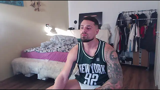 Snapshot of Tiberius_hunk chatting on February 6, 2026, 7:15 am Tiberius hunk online show from February 6, 2026, 7:15 am