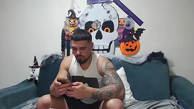 Tiberius hunk online show from November 6, 2025, 7:07 pm