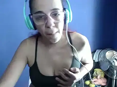 luli angel online show from March 3, 2025, 6:42 am