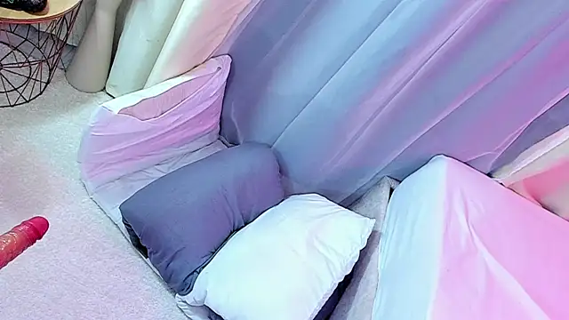 Snapshot of im_hanna1 chatting on December 4, 2025, 12:15 pm im hanna1 online show from December 4, 2025, 12:15 pm