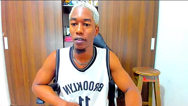 Dreamastercum  online show from November 22, 2025, 8:18 pm