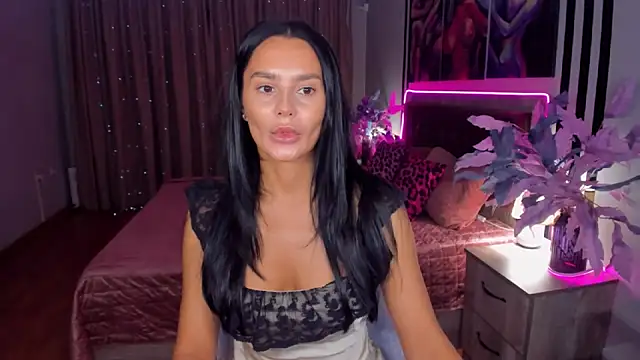 DanaSincere online show from November 18, 2025, 3:54 am