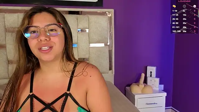 emilyy cooperr online show from May 25, 2026, 12:15 pm