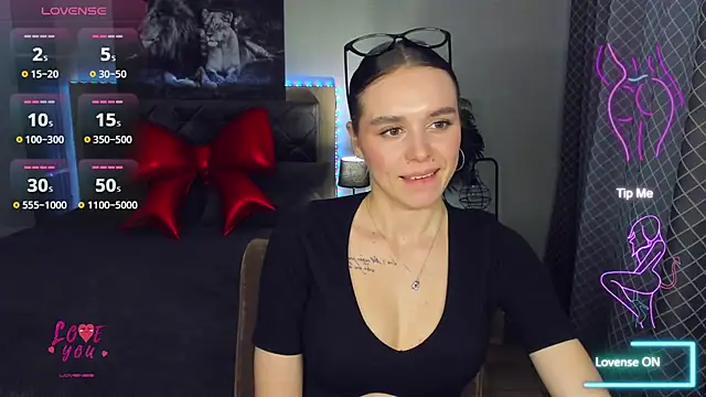 Snapshot of EmelyMason chatting on February 12, 2026, 12:49 pm EmelyMason online show from February 12, 2026, 12:49 pm