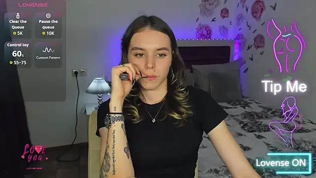 Snapshot of EmelyMason chatting on February 10, 2026, 12:59 pm EmelyMason online show from February 10, 2026, 12:59 pm