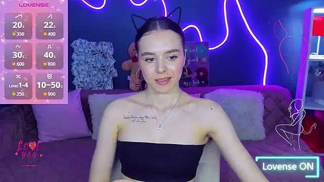 Snapshot of EmelyMason chatting on February 20, 2026, 12:51 pm EmelyMason online show from February 20, 2026, 12:51 pm