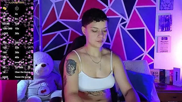 demimoore222 online show from April 12, 2026, 2:42 pm