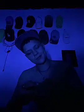 Snapshot of demimoore222 chatting on March 19, 2025, 6:03 am demimoore222 online show from March 19, 2025, 6:03 am