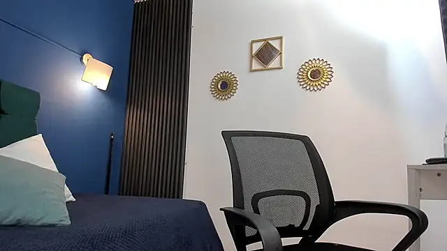 CRAZY-BOY99 online show from March 13, 2025, 12:24 pm