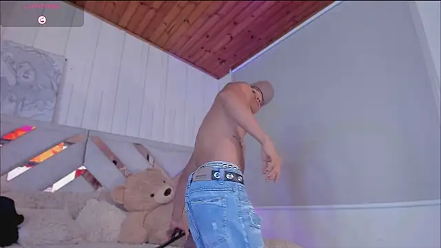 CRAZY-BOY99 online show from March 11, 2025, 12:11 am