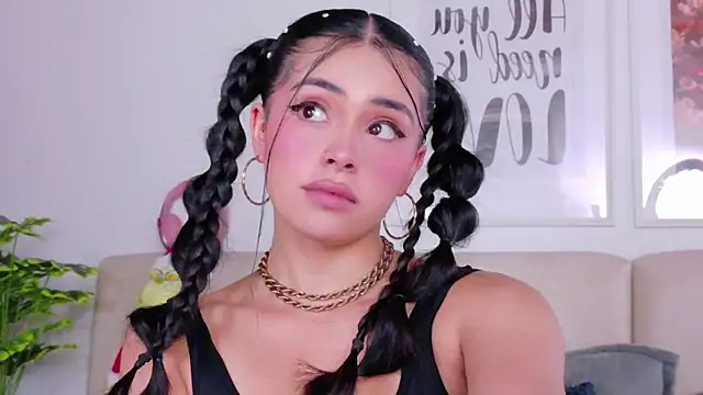 Snapshot of SaritaBratz chatting on November 28, 2025, 9:04 pm SaritaBratz online show from November 28, 2025, 9:04 pm