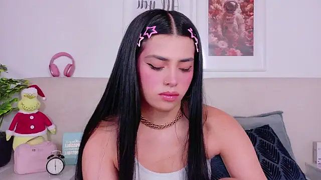 Snapshot of SaritaBratz chatting on December 16, 2025, 9:30 pm SaritaBratz online show from December 16, 2025, 9:30 pm