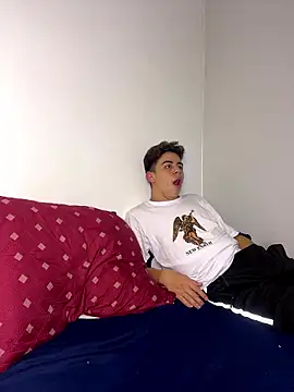 Snapshot of Miguel_bigcock chatting on January 8, 2026, 1:33 am Miguel bigcock online show from January 8, 2026, 1:33 am