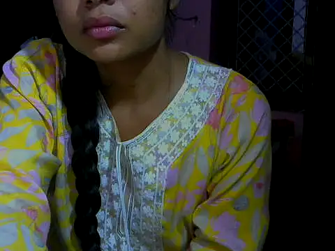 mayra89 online show from November 3, 2025, 1:47 pm