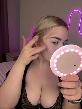 Snapshot of April_Vancee chatting on March 13, 2025, 6:37 am April Vancee online show from March 13, 2025, 6:37 am