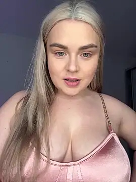 Snapshot of April_Vancee chatting on March 8, 2025, 12:30 pm April Vancee online show from March 8, 2025, 12:30 pm