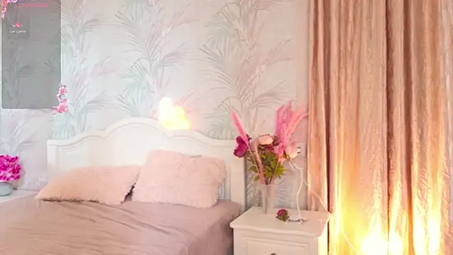 Snapshot of JaneVibes chatting on September 19, 2025, 7:12 am JaneVibes online show from September 19, 2025, 7:12 am