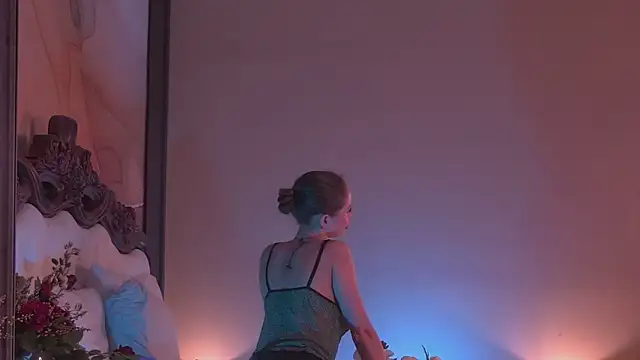 Amanda River online show from November 5, 2025, 7:06 pm