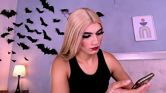 Emily Castillo 1 online show from November 18, 2025, 4:27 am