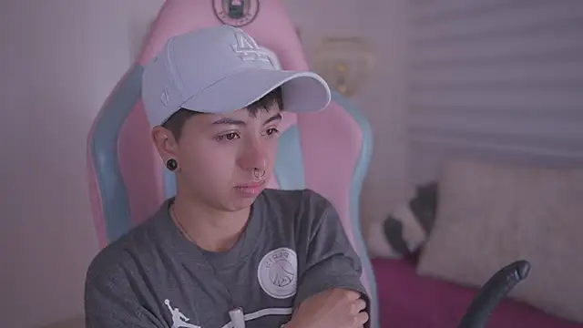 tommy blue online show from November 19, 2025, 12:38 pm