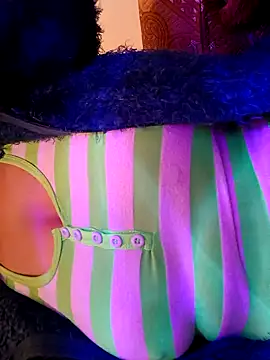 Snapshot of BellyDancer1 chatting on November 9, 2025, 9:52 pm BellyDancer1 online show from November 9, 2025, 9:52 pm