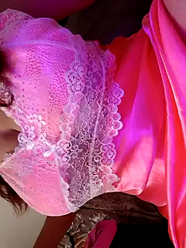 Snapshot of BellyDancer1 chatting on September 24, 2025, 11:50 am BellyDancer1 online show from September 24, 2025, 11:50 am