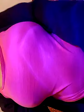 Snapshot of BellyDancer1 chatting on November 4, 2025, 8:34 pm BellyDancer1 online show from November 4, 2025, 8:34 pm