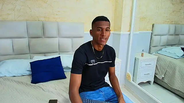 Snapshot of LexiAndDeker chatting on September 26, 2025, 4:47 pm LexiAndDeker online show from September 26, 2025, 4:47 pm