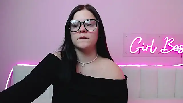 Snapshot of Eliss_Shyyo chatting on March 21, 2025, 9:45 am Eliss Shyyo online show from March 21, 2025, 9:45 am