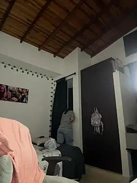 Snapshot of Camil_Lee chatting on March 7, 2025, 5:40 am Camil Lee online show from March 7, 2025, 5:40 am