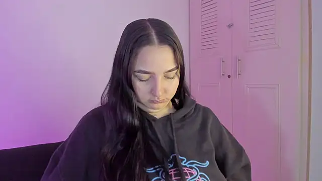 Celestte online show from October 5, 2025, 2:35 am