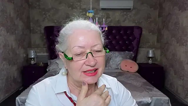 Snapshot of Maya_Mayflower chatting on March 12, 2025, 12:15 pm Maya Mayflower online show from March 12, 2025, 12:15 pm