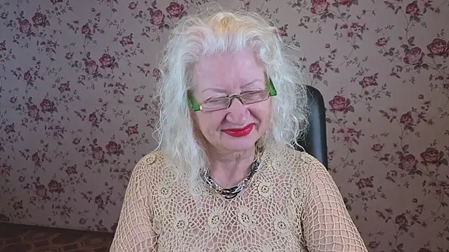 Snapshot of Maya_Mayflower chatting on September 25, 2025, 4:18 am Maya Mayflower online show from September 25, 2025, 4:18 am