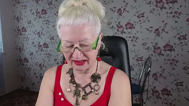 Snapshot of Maya_Mayflower chatting on September 18, 2025, 4:04 am Maya Mayflower online show from September 18, 2025, 4:04 am