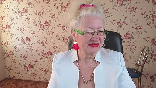 Snapshot of Maya_Mayflower chatting on October 3, 2025, 4:03 am Maya Mayflower online show from October 3, 2025, 4:03 am