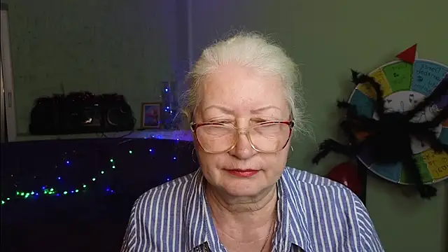 Snapshot of Maya_Mayflower chatting on March 4, 2025, 12:12 pm Maya Mayflower online show from March 4, 2025, 12:12 pm