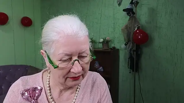 Snapshot of Maya_Mayflower chatting on March 10, 2025, 9:23 am Maya Mayflower online show from March 10, 2025, 9:23 am