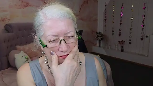Snapshot of Maya_Mayflower chatting on March 22, 2025, 12:25 pm Maya Mayflower online show from March 22, 2025, 12:25 pm