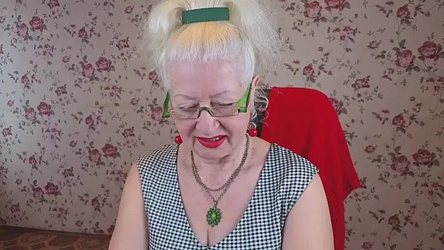 Snapshot of Maya_Mayflower chatting on October 9, 2025, 4:13 am Maya Mayflower online show from October 9, 2025, 4:13 am